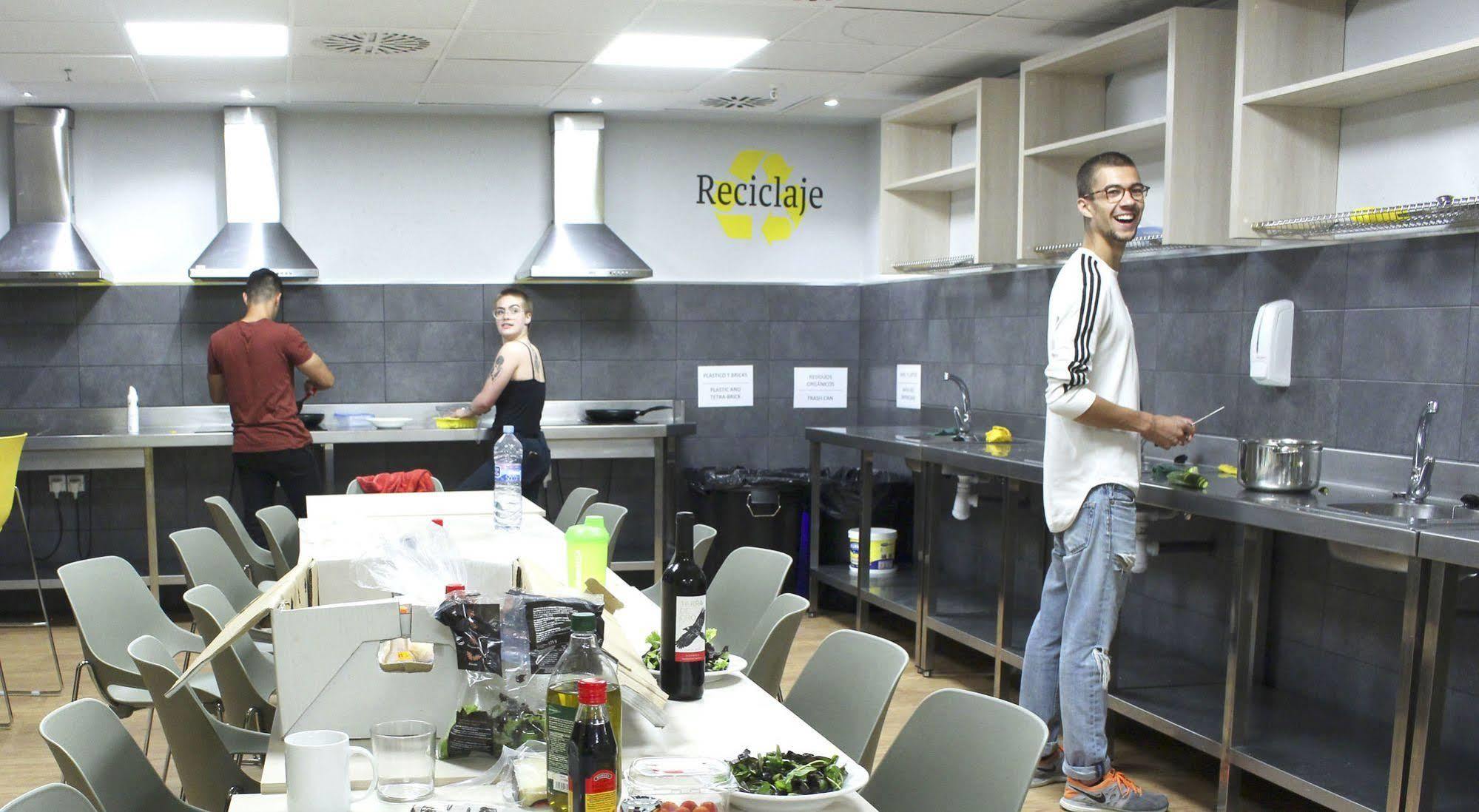 Apartament Colegio Mayor Galileo Galilei *